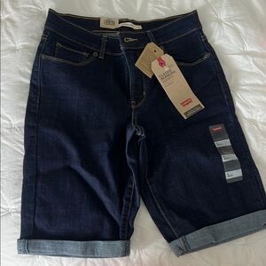 NWT Levi's Women's Classic Dark Blue Denim Shorts